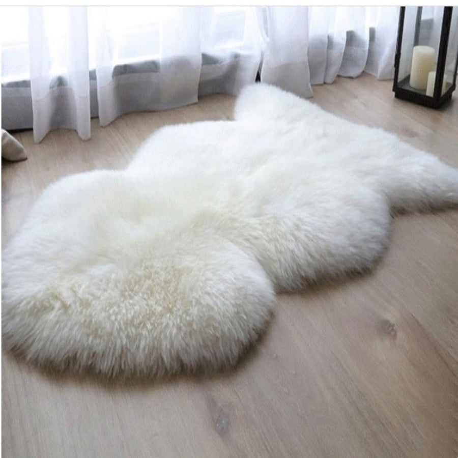 Ivory Woolous sheepskin rug showing natural wool that should be blotted and air dried if it gets wet.